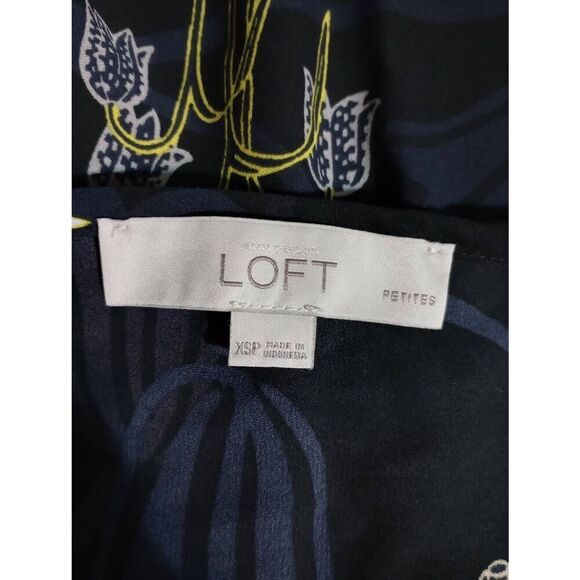 Ann Taylor Loft Shirt‎ Ladies Extra Small Black Floral Semi Sheer Long Sleeve - Picture 6 of 8